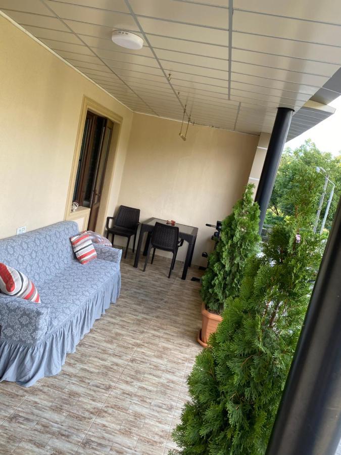 Warm Flat Apartment โกนิโอ ภายนอก รูปภาพ
